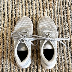 Grey Nike tennis shoes size 7.5